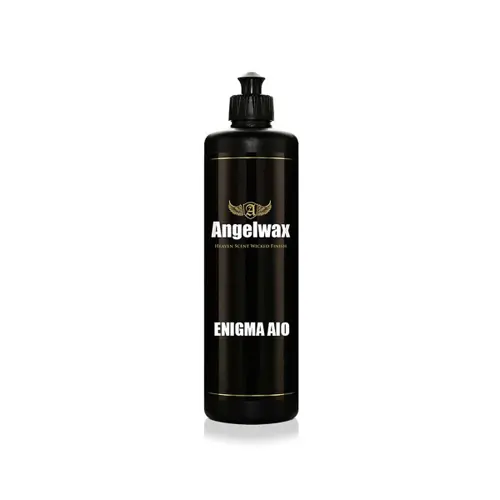 En svart flaska polermedel från Angelwax