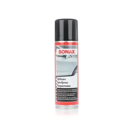 En svart och röd sprayflaska med tjärlösare från Sonax