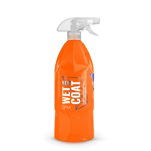 En orange sprayflaska med snabbförsegling till bilen