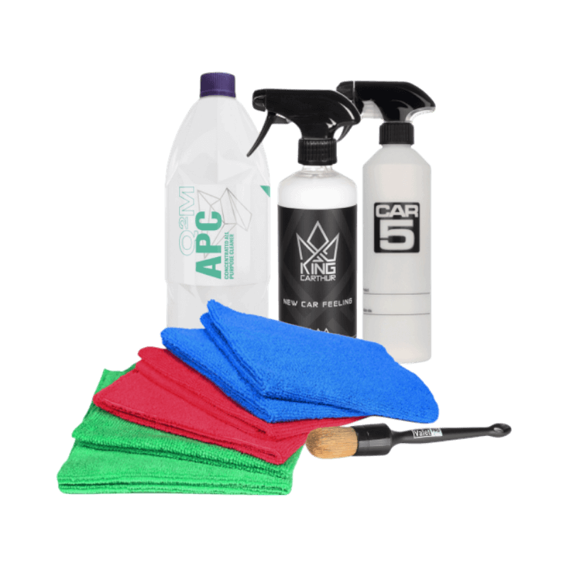Komplett paket med APC, interiörrengöring, sprayer och mikrofiberdukar för noggrann motortvätt.